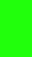 laranja escova transição em verde tela fundo. vertical cenas animação. video