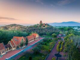 aéreo ver de cham torres, correos klong garai, ninh Thuan provincia, Vietnam. foto