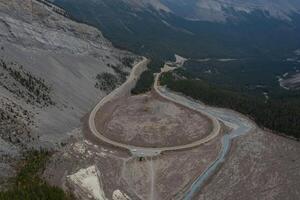 aéreo ver de el curva a el grande curva en el campo de Hielo avenida. foto