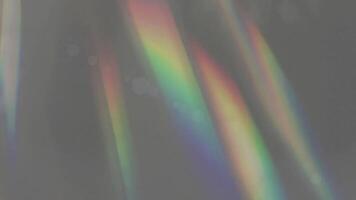ljus läcka animerad övergång med en regnbåge färgad ljus är reflekterad i de luft video