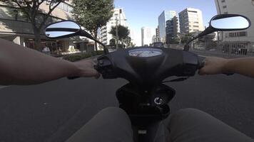 ein Punkt von Aussicht von Fahren durch Fahrrad beim kachidoki Allee im Tokyo video