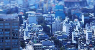 een hoog hoek visie van miniatuur stadsgezicht Bij de downtown in ho chi minh dag focus verleggen video