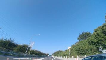 un' pov tiro di autostrada a nel Giappone di Basso angolo video