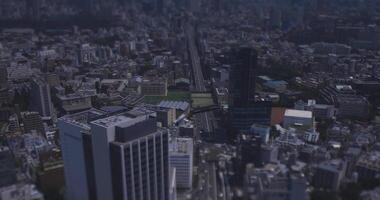 ein Zeitraffer von Miniatur Autobahn beim Shibuya Bereich im Tokyo hoch Winkel video