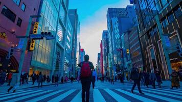 un' lasso di tempo di il città strada a il centro nel ginza tokyo giorno largo tiro Ingrandisci video