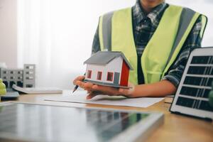 viento energía ingeniero diseño y desarrollando proyecto para residencial distrito foto