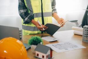 viento energía ingeniero diseño y desarrollando proyecto para residencial distrito foto