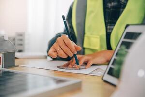 viento energía ingeniero diseño y desarrollando proyecto para residencial distrito foto