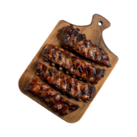 grillé de rechange travers de porc sur en bois Coupe planche isolé sur une transparent arrière-plan, Haut vue png