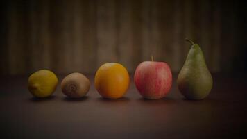 frutas exibido em de madeira mesa natural alimentos com sementes video