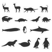 un variedad de animales y aves siluetas en un blanco antecedentes vector