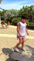 infancia, jugar, capacitación, autoaislamiento concepto - de cerca pelinegro Rizado pequeño de seis años niña de persa medio oriental video