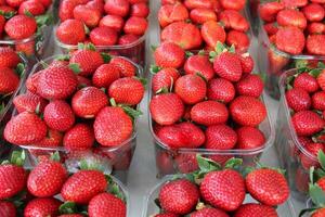 frutas y vegetales son vendido a un bazar en Israel. foto