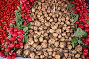 frutas y vegetales son vendido a un bazar en Israel. foto