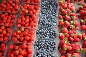 frutas y vegetales son vendido a un bazar en Israel. foto