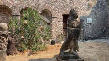 Butrint im Albanien, filmisch setzt UNESCO Welt Erbe Center Museum von Anthropologie Stein Skulpturen video