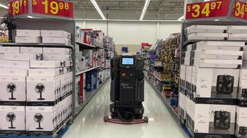 fanatieke bots schoonmaak automatisering fanatieke bots neo robot schoonmaak verdieping in de eaton centrum winkelcentrum in toronto, Canada. fanatieke bots neo is een speciaal gebouwd verdieping schrobben robot ontwikkelde door fanatieke bots corp video