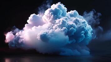 majestätisch Kumulus Wolken beleuchtet im Farbtöne von Blau und Rosa, Ideal zum Konzepte verbunden zu Wetter, Klima ändern, und das Schönheit von Natur video