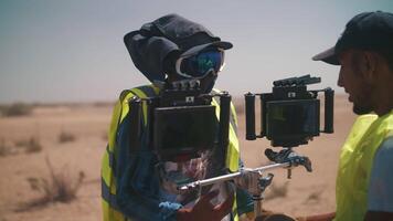 film production. Sept film cadres dans très difficile extrême conditions. tempête de sable video