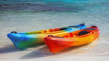 par de vistoso kayaks descansando en el costa, llamando aventureros a explorar oculto calas foto