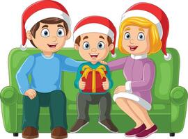 dibujos animados familia celebrando Navidad y sentado en el sofá vector