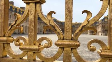Versailles, Paris, Frankreich-die Skulpturen wurden entworfen und gerichtet durch Charles le brün. jeder Schwimmbad ist dekoriert mit vier liegend Statuen symbolisierend das Flüsse von Frankreich video