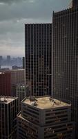 urban horisont med lång byggnader video