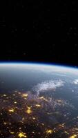 aarde verlichte door stad lichten Bij nacht video