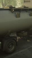 LKW mit Kraftstofftank und Industrielager video