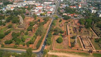 aérien vue de le historique ville de ayuthaya, Thaïlande. video