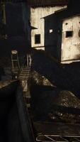 vista aérea de la antigua mina abandonada video