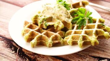 vegetal repolho waffles frito com ervas video