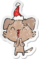 rindo pequeno cachorro mão desenhado angustiado adesivo desenho animado do uma vestindo santa chapéu png