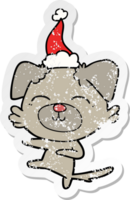 mano disegnato afflitto etichetta cartone animato di un' cane calciando indossare Santa cappello png