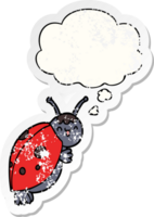 schattig tekenfilm lieveheersbeestje met gedachte bubbel net zo een verontrust versleten sticker png