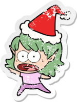 mano dibujado afligido pegatina dibujos animados de un conmocionado duende niña vistiendo Papa Noel sombrero png