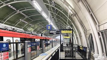 lrt Jacarta tren estación interior vista. Indonesia público transporte. bekasi, Indonesia, mayo 1, 2024 foto