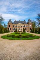 diepenheim, Países Bajos - abril 7, 2024. histórico castillo nijenhuis en ciudad diepenheim en provincia overijssel, Países Bajos. alto calidad foto