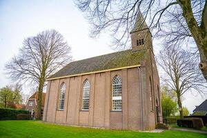 medieval Iglesia en el histórico pueblo de gelselaar, Países Bajos foto