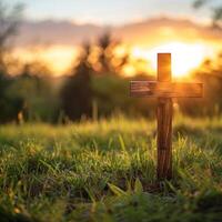 Cristo es resucitado, un cruzar en un colina, Pascua de Resurrección paisaje foto