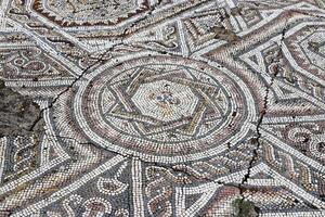 1 cerámico mármol mosaico. hormigón productos cubierto con pequeño cerámico losas foto