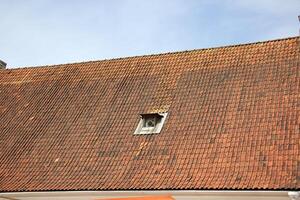 el techo como un arquitectónico detalle en el construcción de casas foto