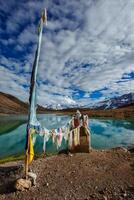 pequeño gompa a dhankar lago foto