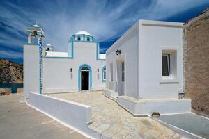 ortodoxo Iglesia en firapotamos pueblo en milos, Grecia foto