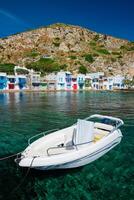 griego pescar barco en el Egeo mar, Grecia. foto