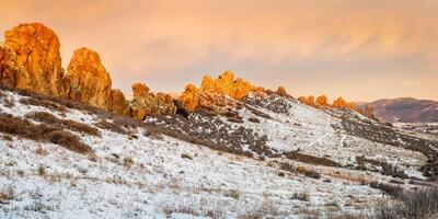 Devils Backbone rock formation photo