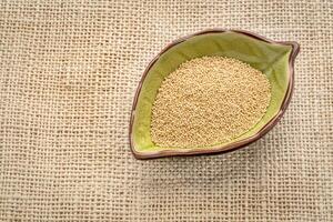 amaranth grain in a small bowl photo