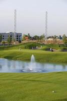 multa golf club en estribaciones de zailiyskiy alatau foto