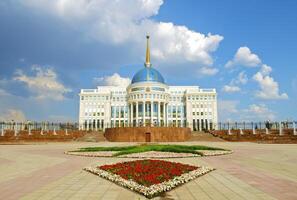 presidencial palacio ak-orda, astana, Kazajstán foto