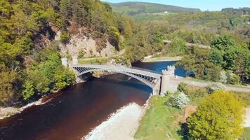 lento movimiento paisaje Craigellachie puente Escocia video